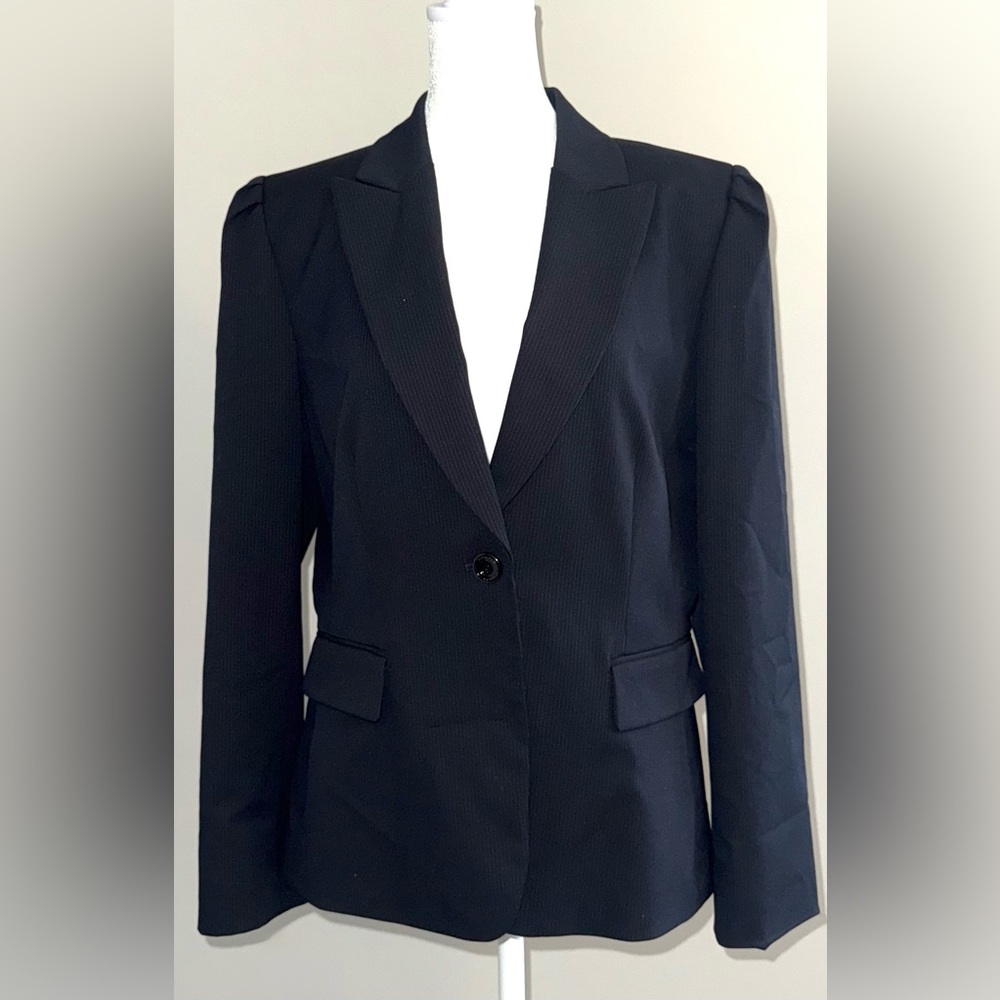 Tahari Classic Navy Blazer with pin striping - EUC